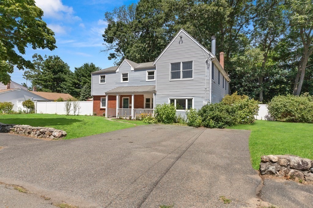 1 Hoover Ave, Peabody, MA 01960