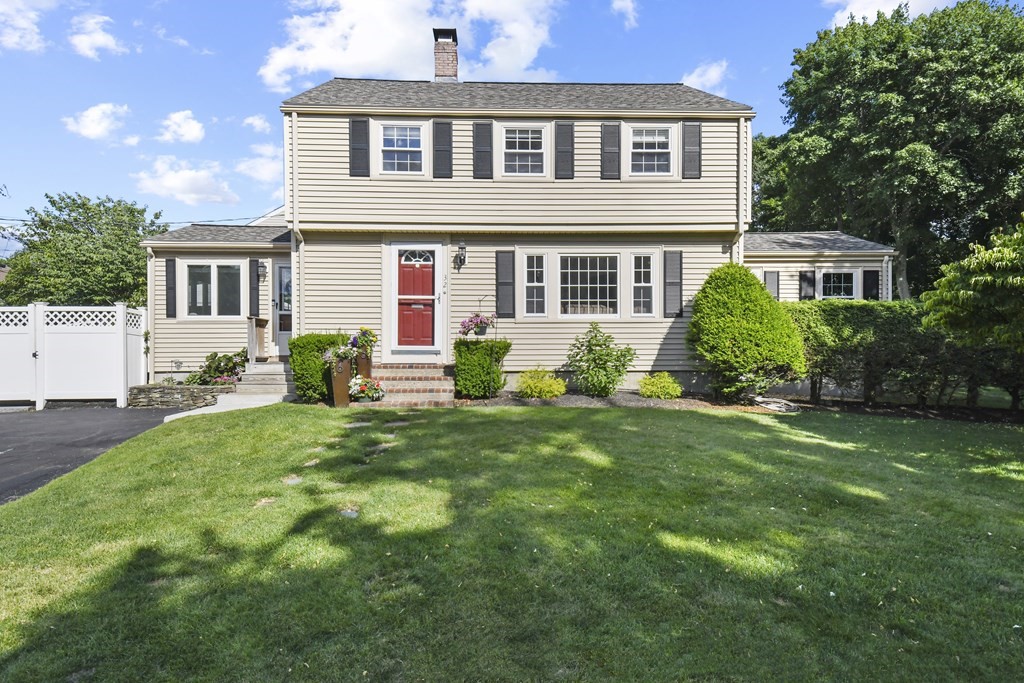 32 Nathaniel Road, Winchester, MA 01890
