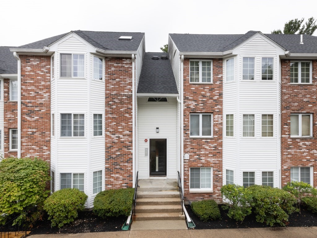 Weymouth 2 Bed 1 Bath Condo for Sale Sold for 315,000