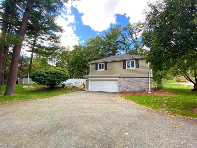 14 Doncaster Circle Lynnfield MA 01940