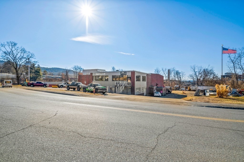 55 East St, Ware, MA 01082 - Image 4