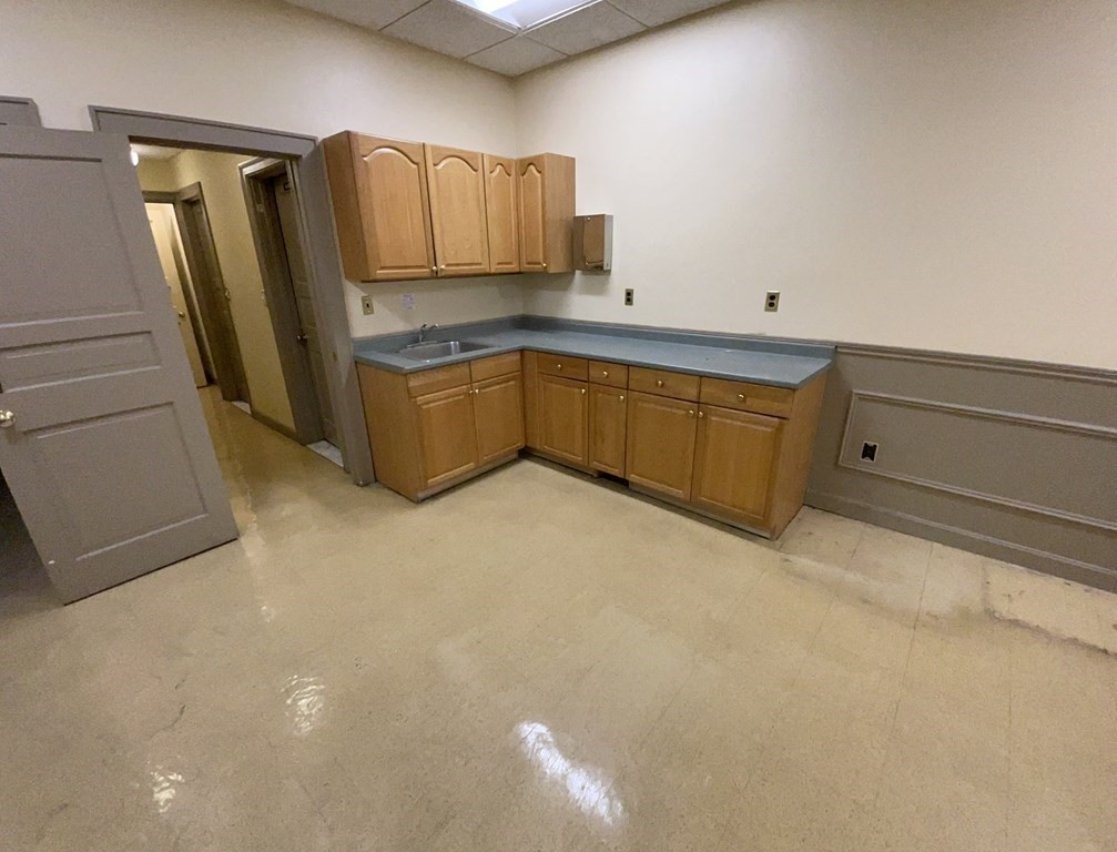 211 North Main, Andover, MA 01810 - Image 4