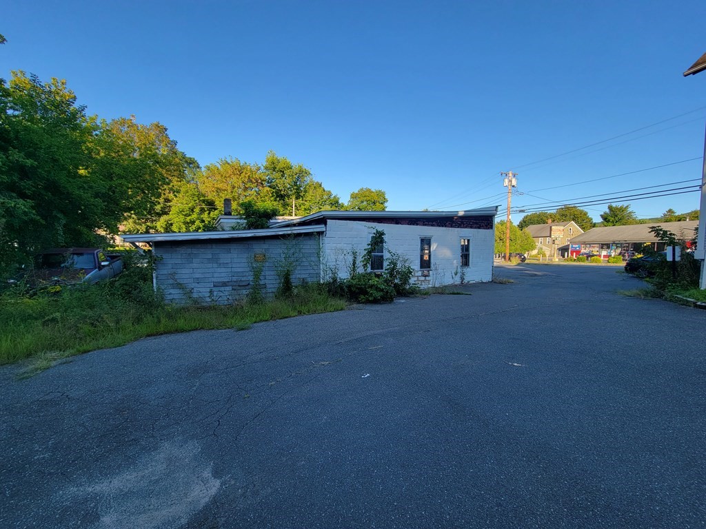 55 West St, Ware, MA 01082 - Image 4