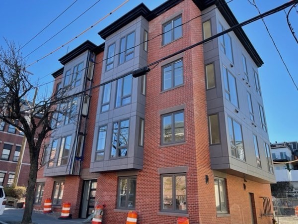 387 Sumner Unit 4, Boston - East Boston, MA 02128