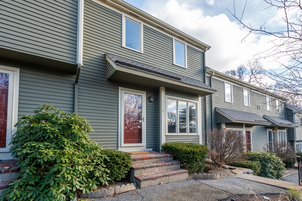 Maynard 2 Bed 2 Bath Condo for Sale 414,900