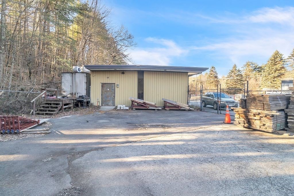 388 Palmer Rd, Ware, MA 01082 - Image 12