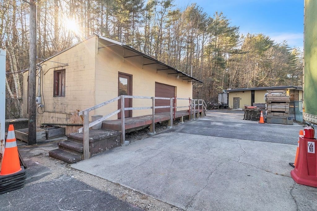 388 Palmer Rd, Ware, MA 01082 - Image 10