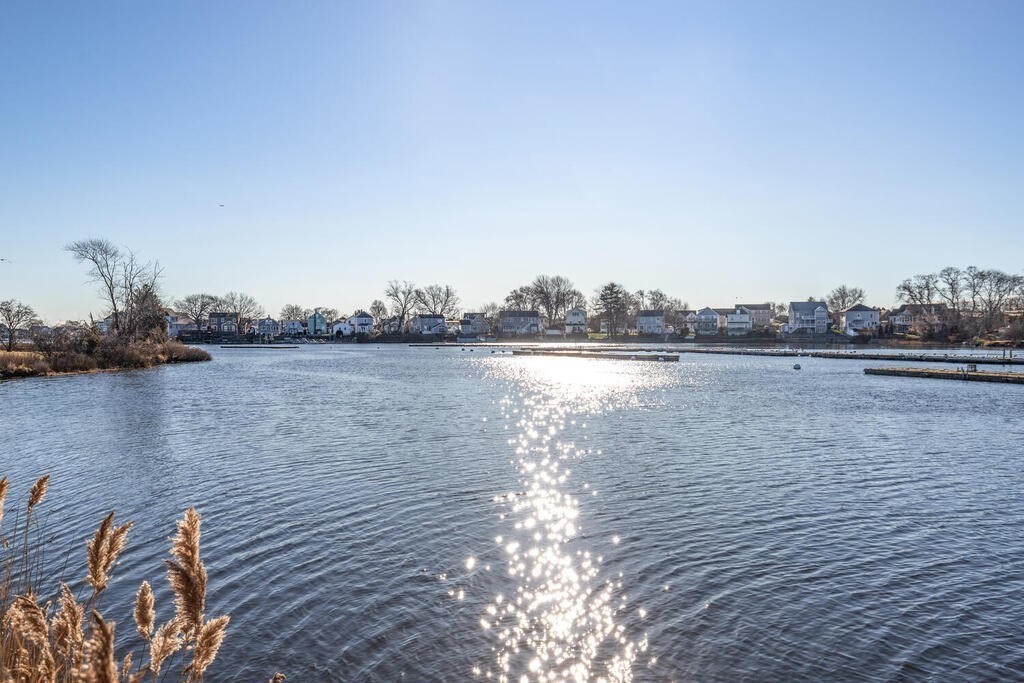 Danvers 1 Bed 1 Bath Condo for Sale 287,000