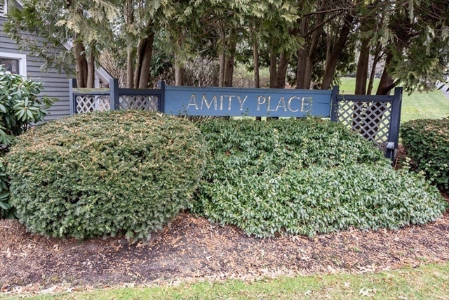35 Amity Place Amherst MA 01002