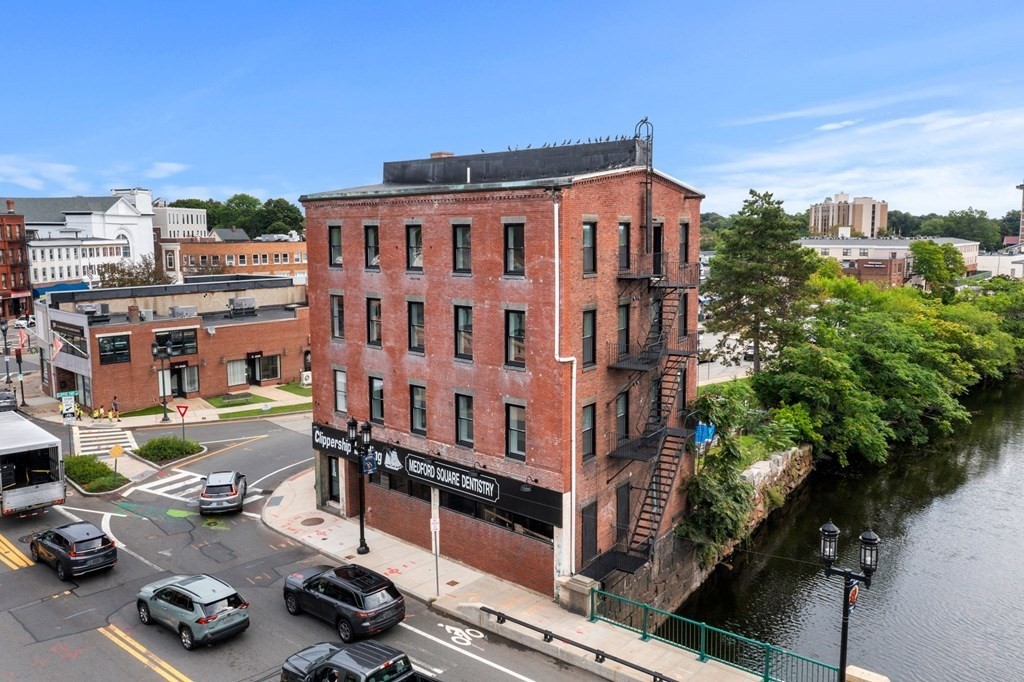 Medford 2 Bed 2 Bath Condo for Sale 769,900