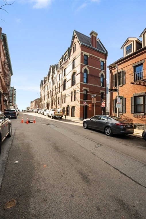 330 1/2 E Street, Boston, MA Image 35