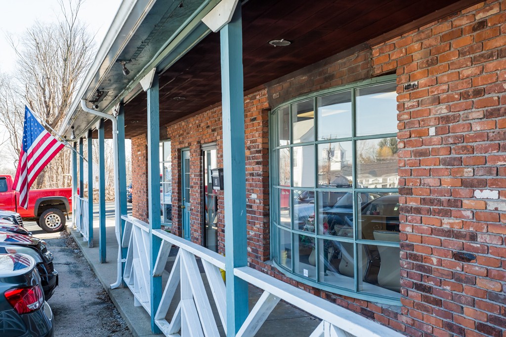 23 Southwick St, Agawam, MA 01030 - Image 9