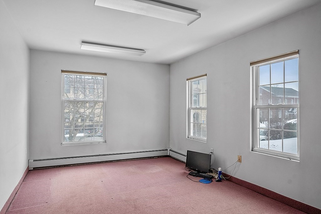 Leominster Commercial Property for Sale 800/mo