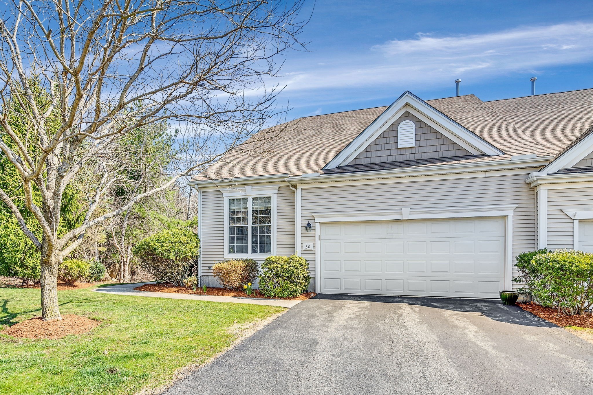 Grafton 2 Bed 3 Bath Condo for Sale 554,900