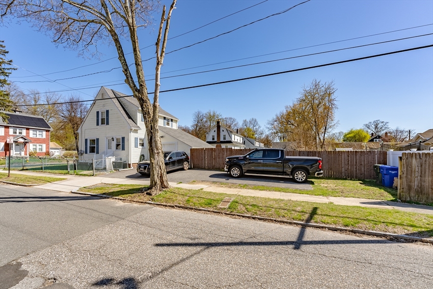 106 Harkness Ave, Springfield, MA Image 3