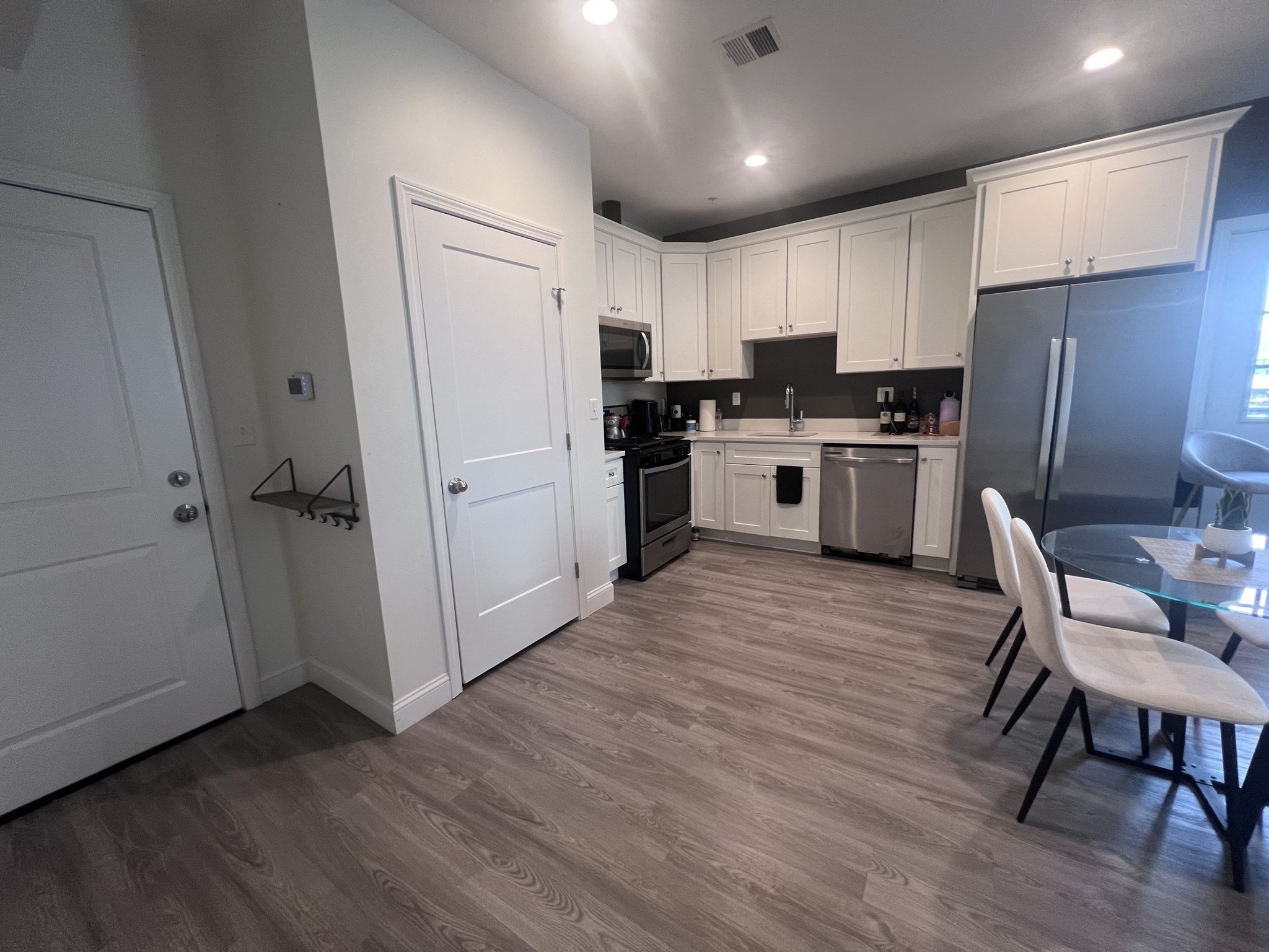 Roxbury 1 Bed 1 Bath Condo for Sale 459,987