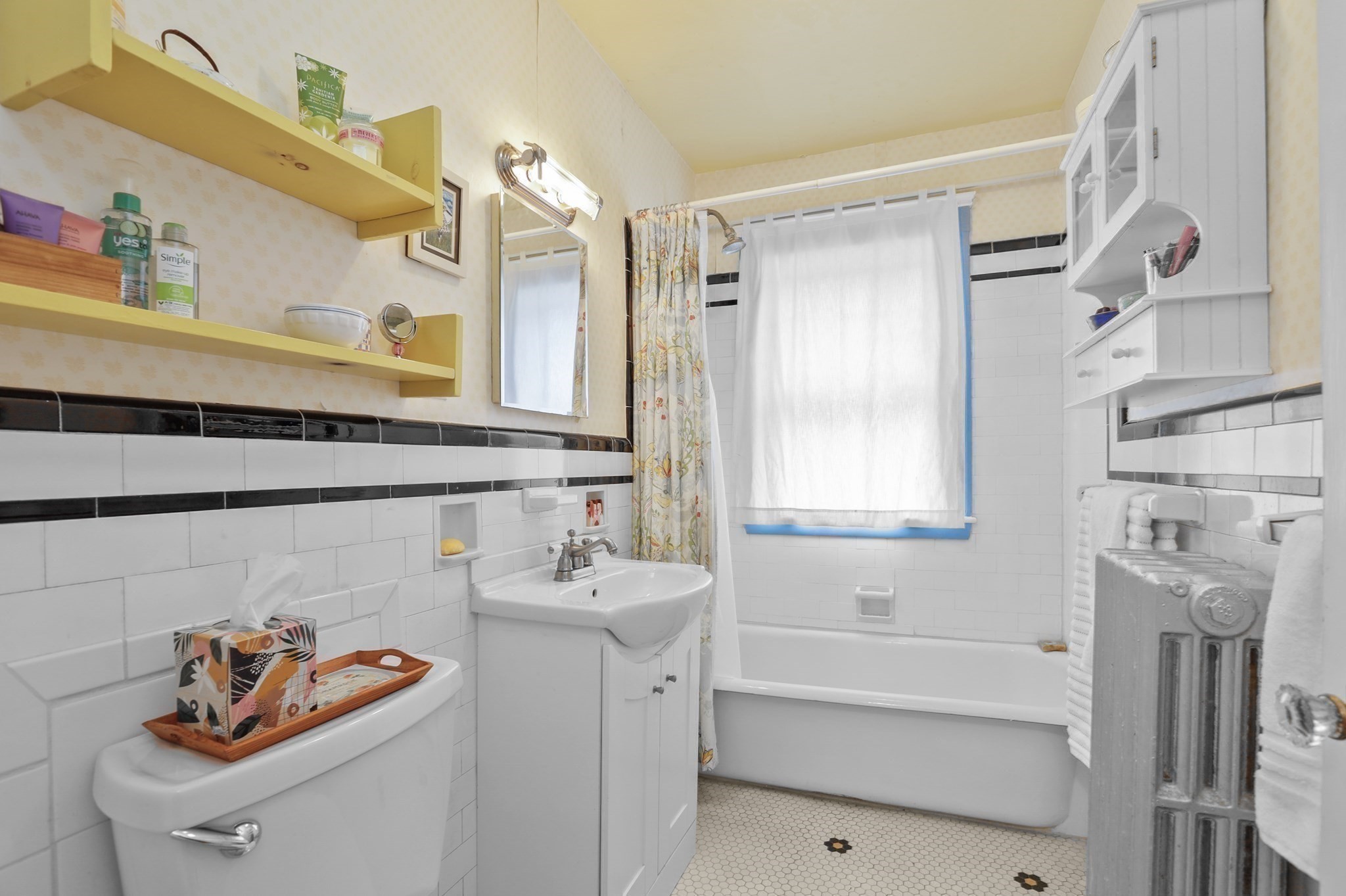 Roslindale 2 Bed 1 Bath Condo for Sale 599,000