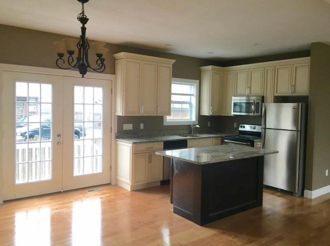 Saugus 8 Bed 6 Bath MultiFamily Home for Sale 1,350,000