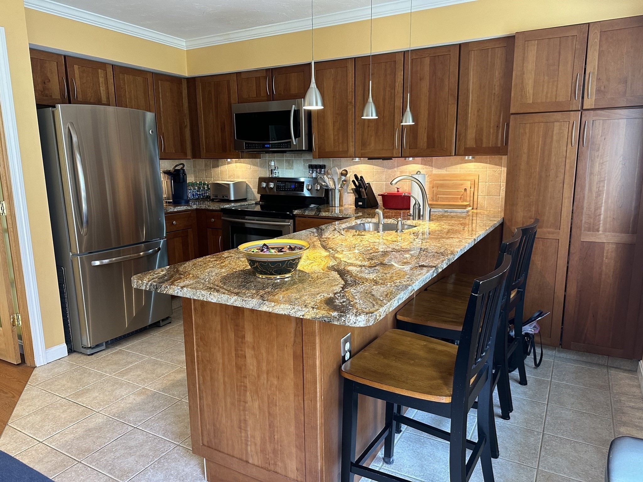 Shrewsbury 3 Bed 4 Bath Condo for Sale 525,000