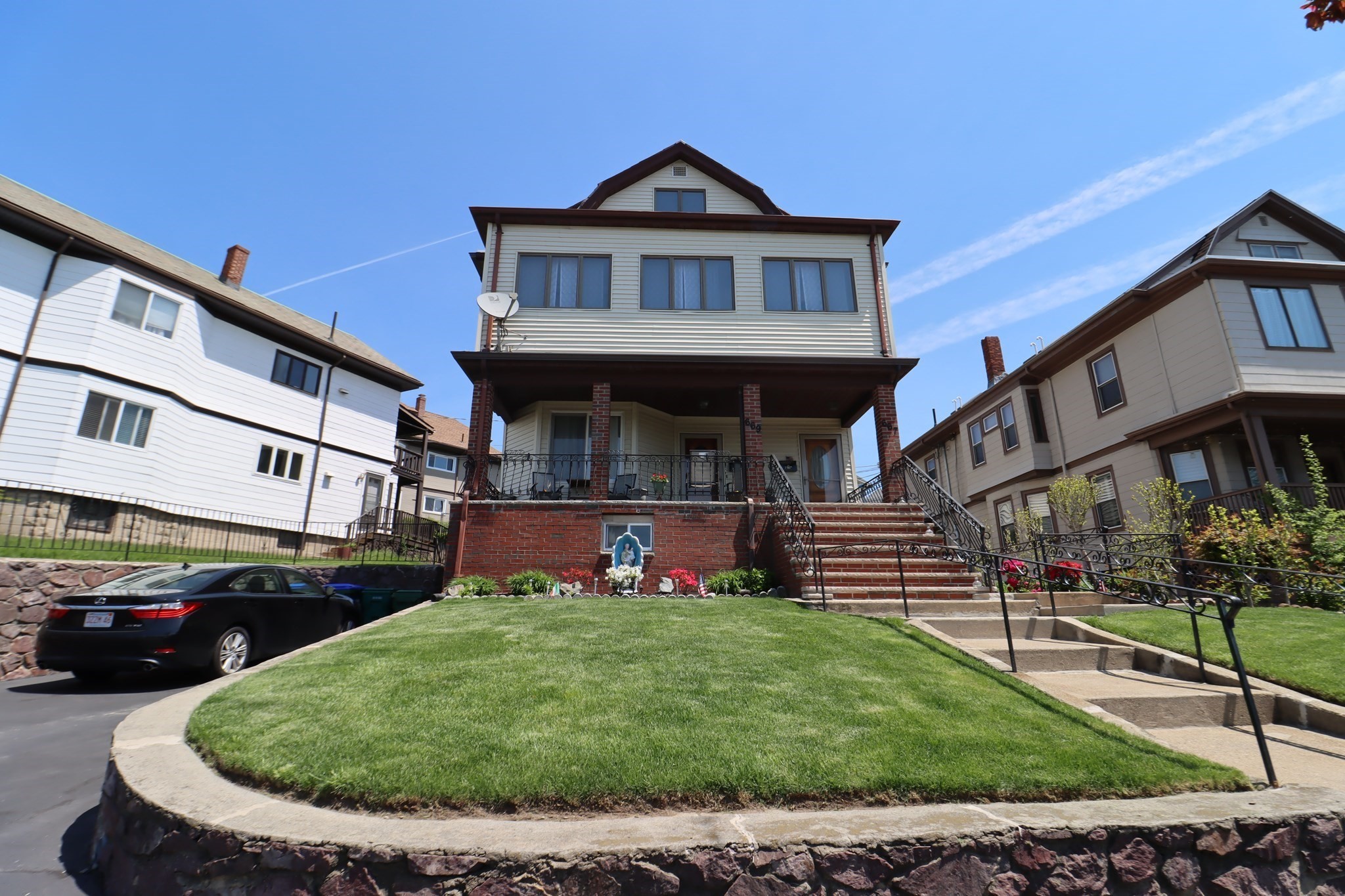 Medford 5 Bed 4 Bath MultiFamily Home for Sale 1,199,900