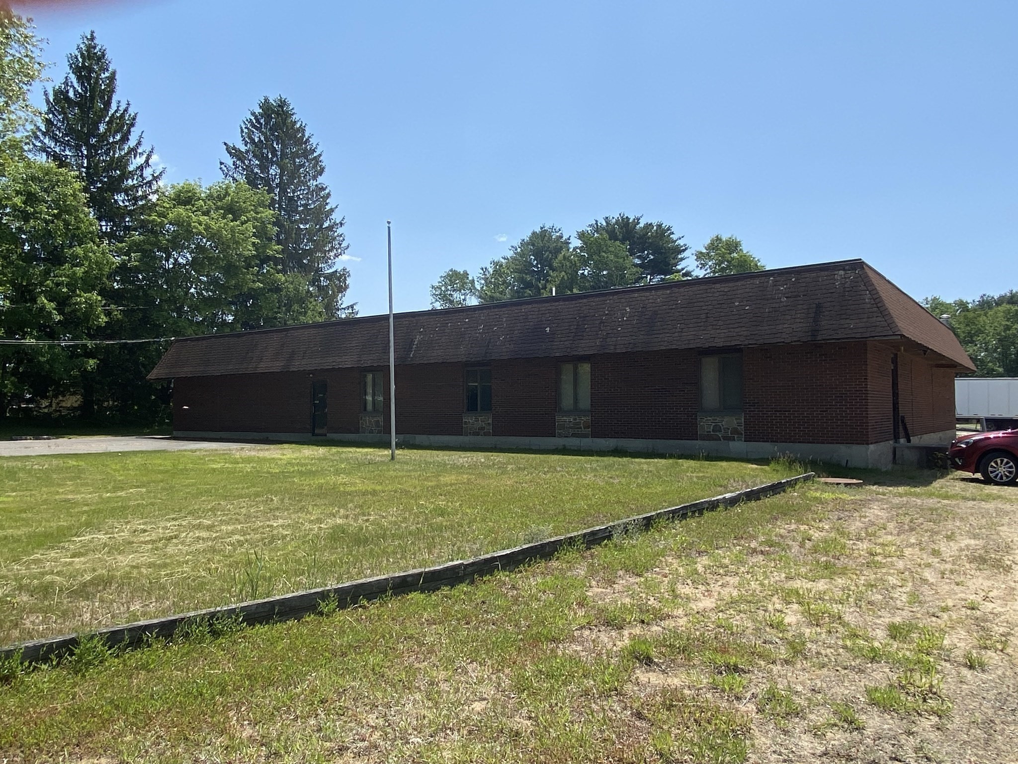 26 Crescent St, Ware, MA 01082 - Image 2