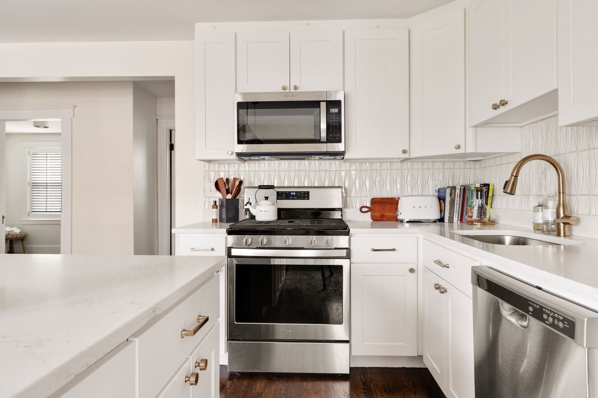 Roslindale 3 Bed 2 Bath Condo for Sale 589,000