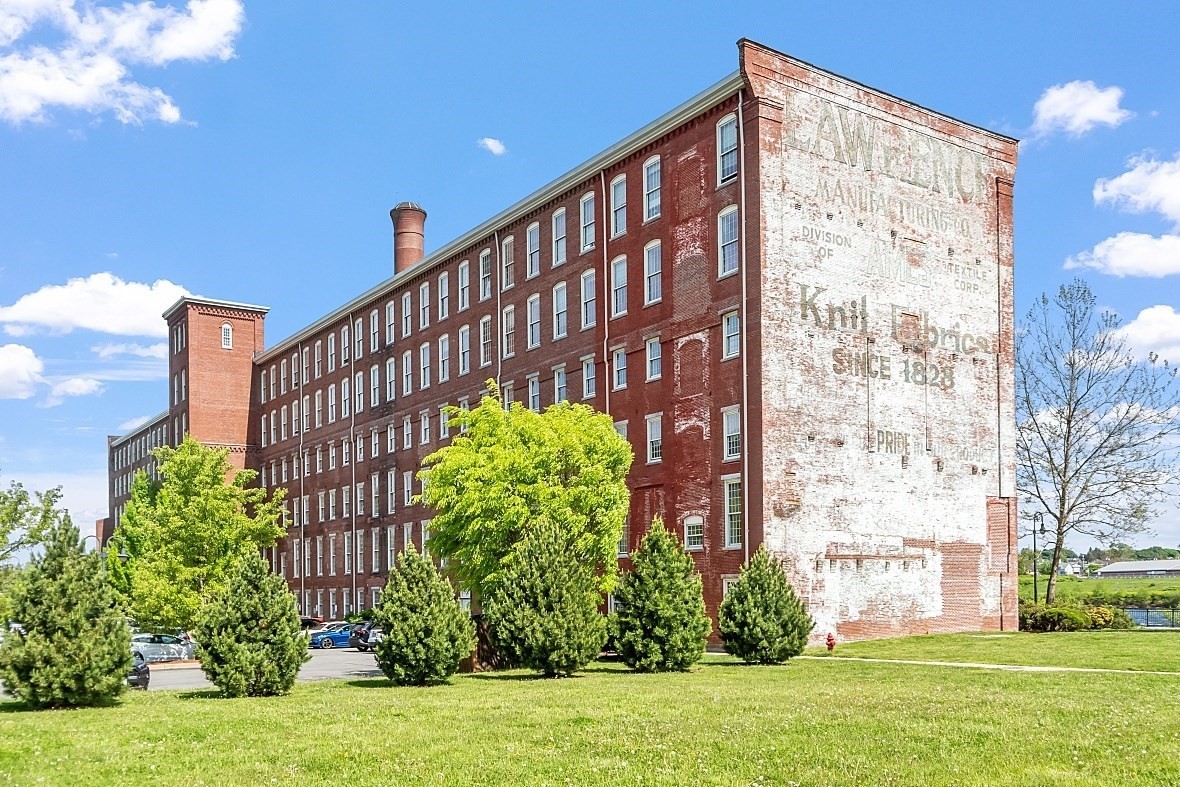 Picture of Lowell 2 Bed 2 Bath Condo for Sale - Sold for $404,000