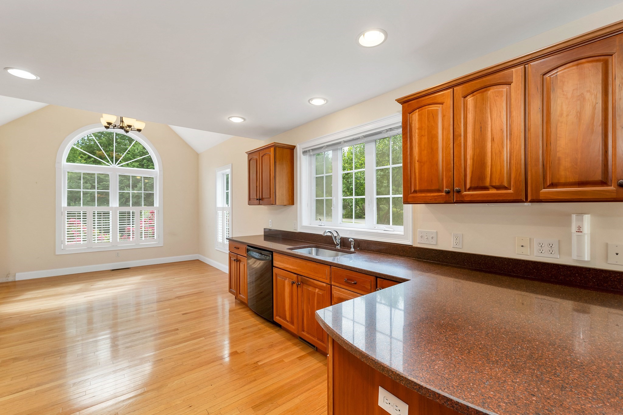 Stratham 3 Bed 3 Bath Condo for Sale 759,000