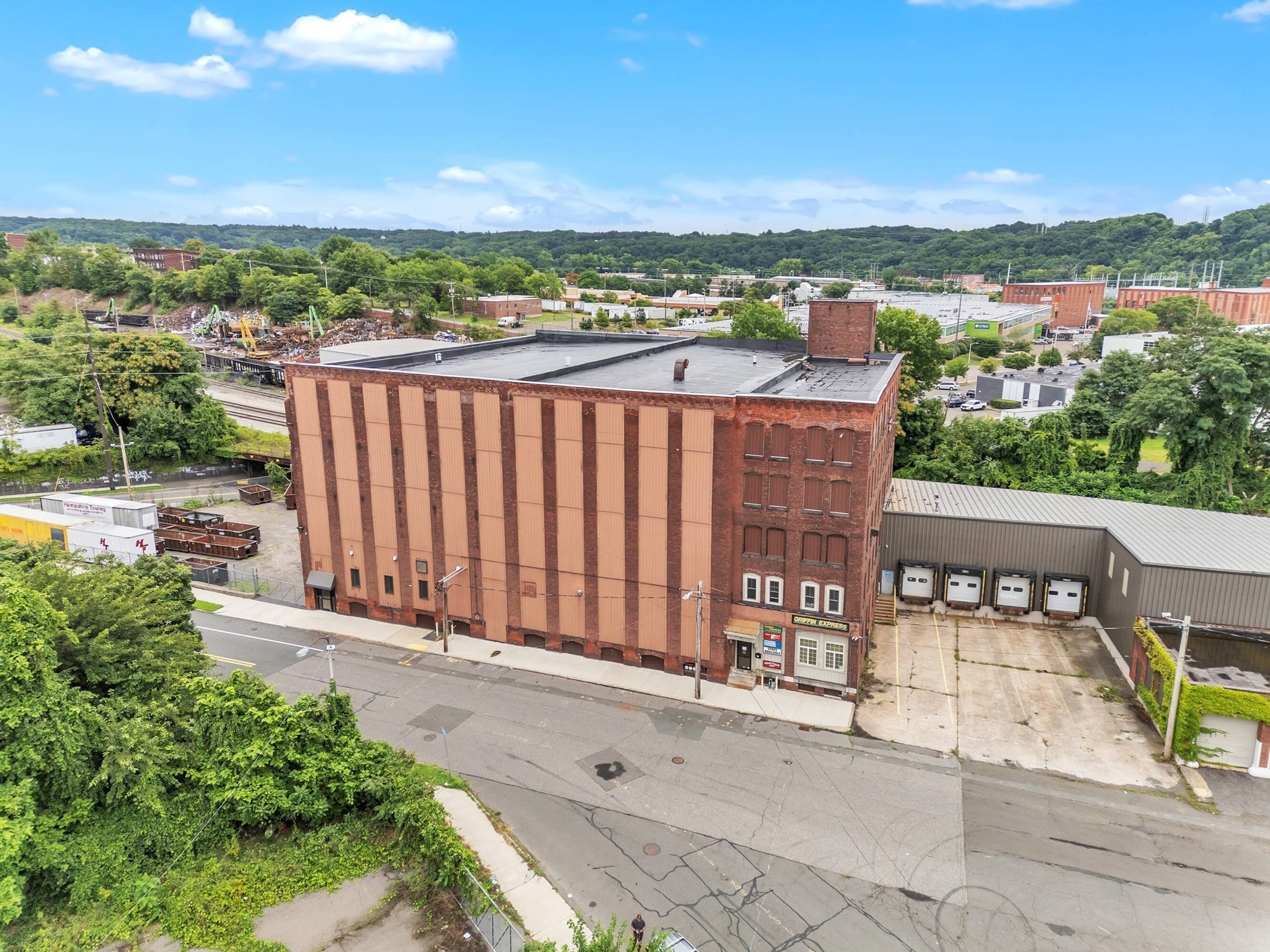 12 Crescent St, Holyoke, MA 01040 - Image 1