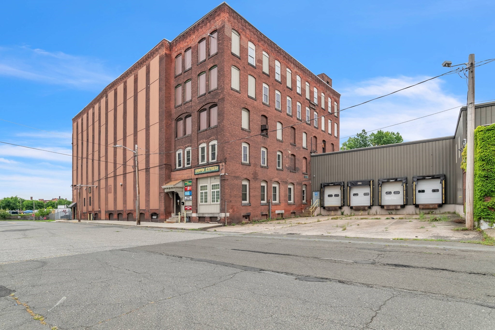 12 Crescent St, Holyoke, MA 01040 - Image 12