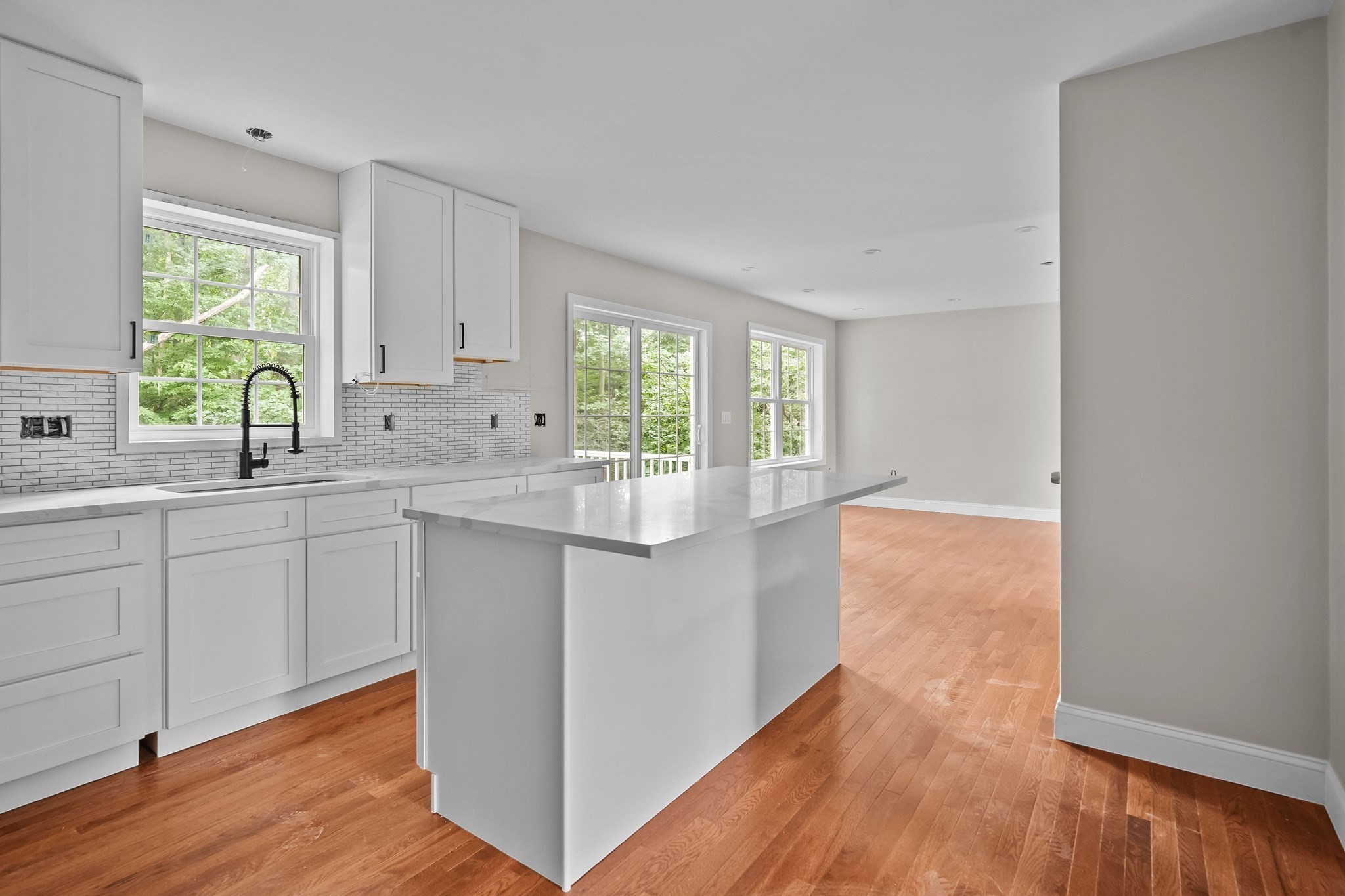 Seekonk 3 Bed 3 Bath Home for Sale 599,900