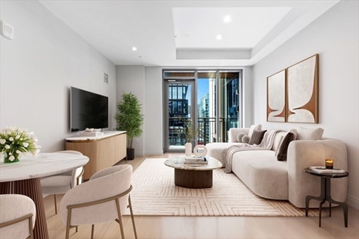135 Seaport, Apt 1807