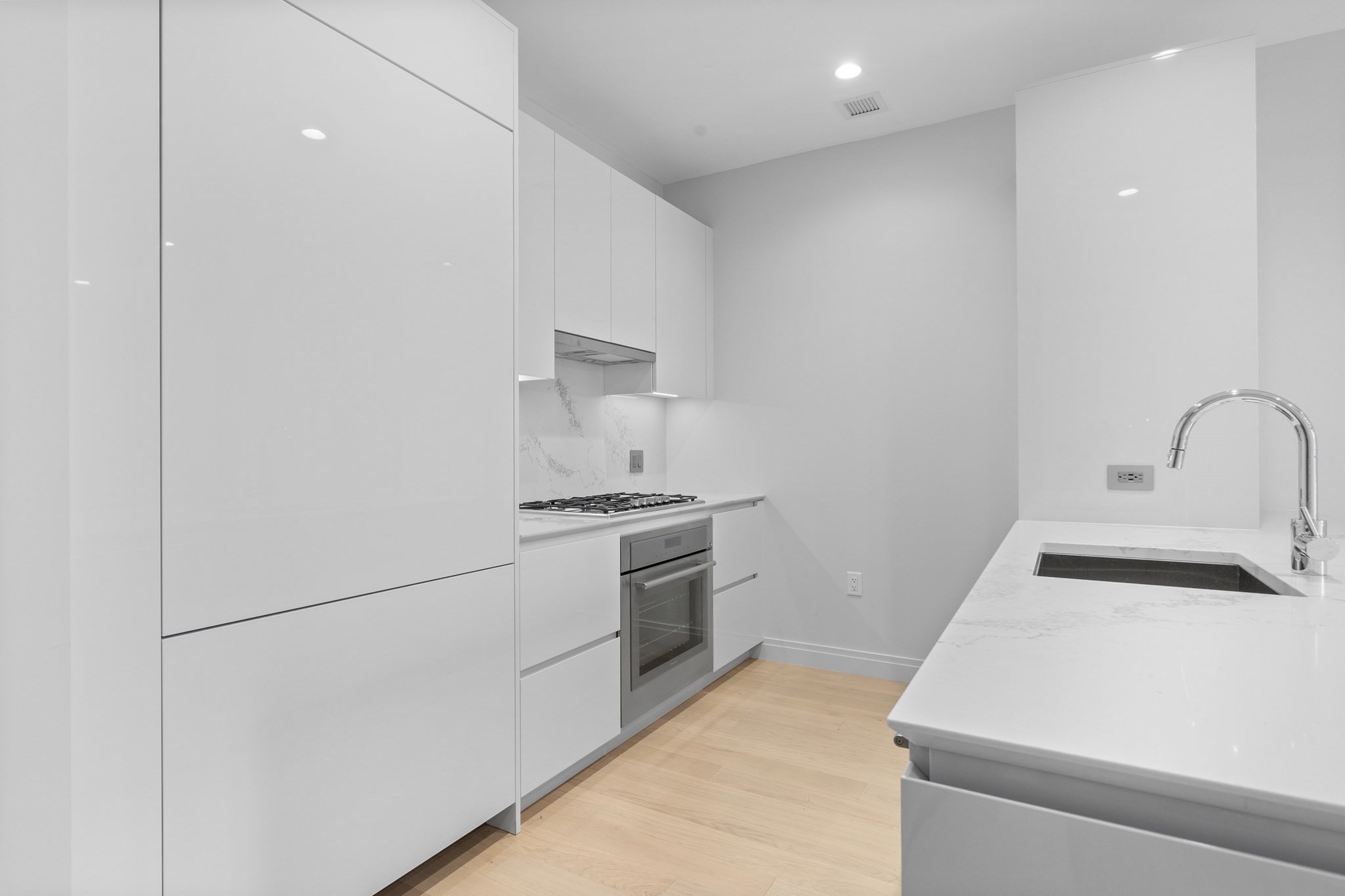 135 Seaport Unit 1807, Seaport, Boston, MA 02210 - Image 4