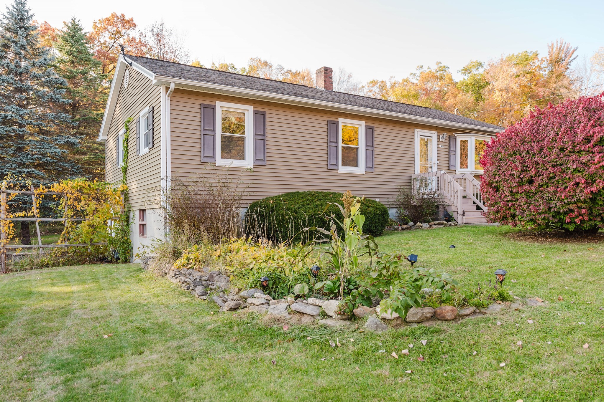 Leominster 3 Bed 1 Bath Home for Sale 434,900