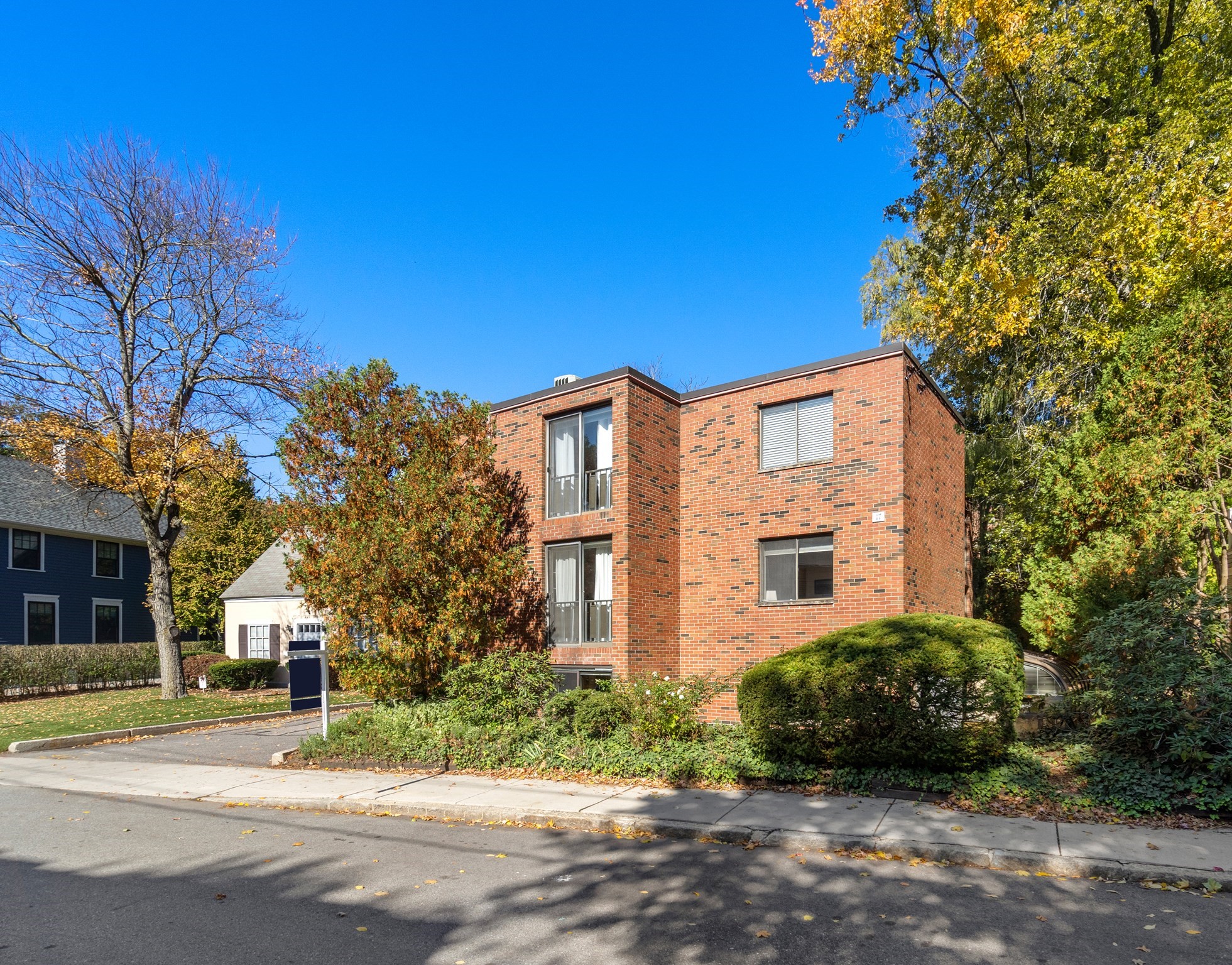 17 Healey Street Unit 101, Cambridge, MA 02138