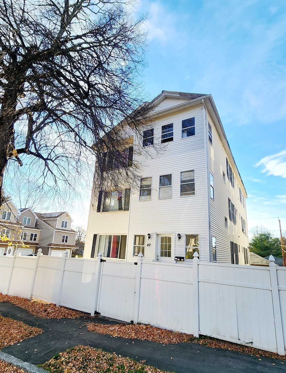 42 Bridgeport St, Worcester, MA 01604 - Image 2