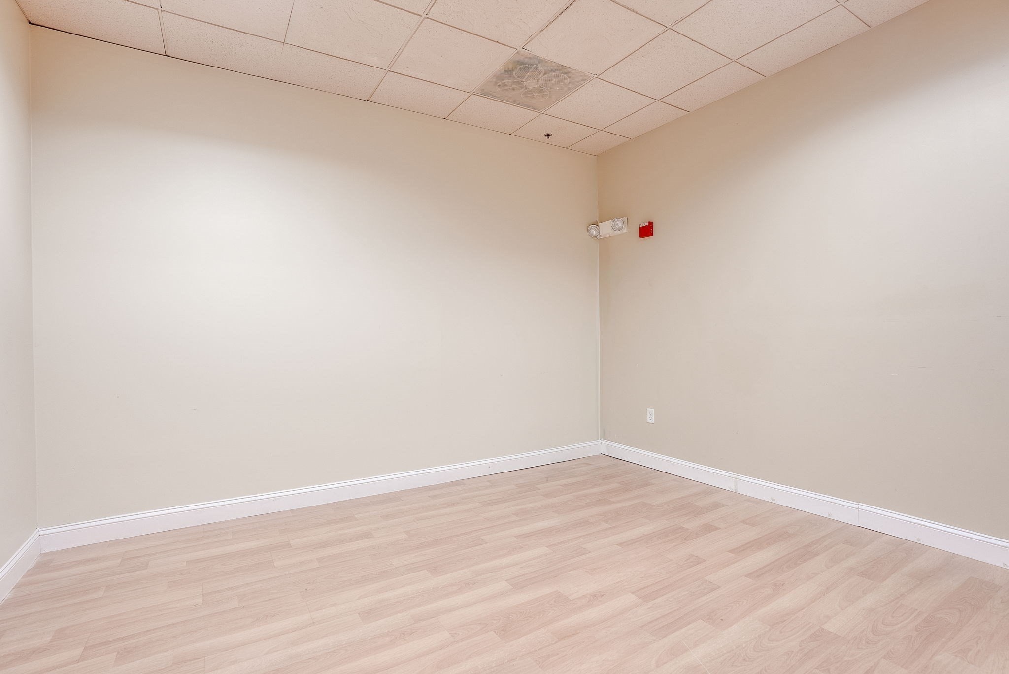 486 Chestnut St Unit 11, Gardner, MA 01440 - Image 10