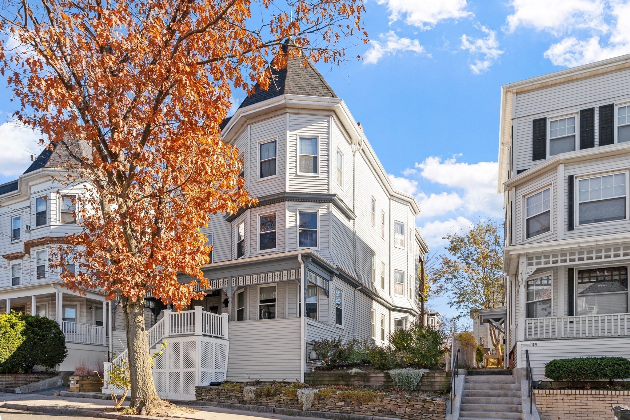 49 Putnam St Unit 2, Somerville, MA 02143