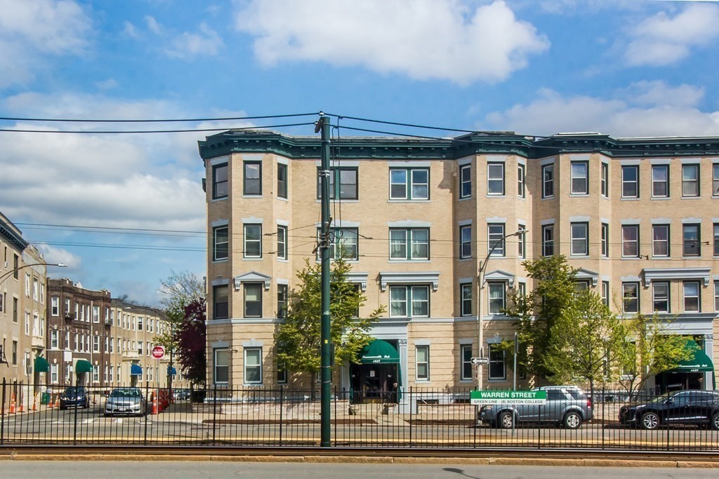 1427 Commonwealth Ave Unit 6-103, Boston - Allston, MA 02135