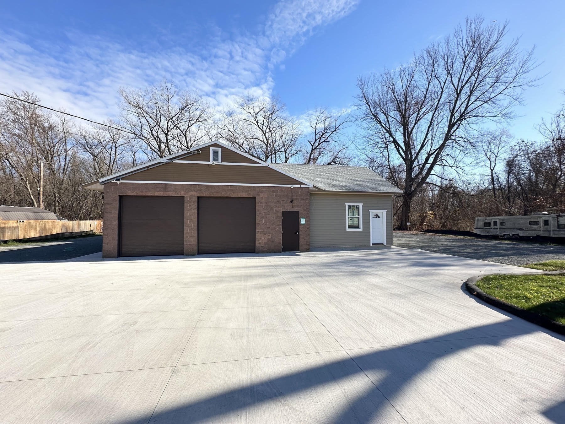 2 Elizabeth St, West Springfield, MA 01089 - Image 1