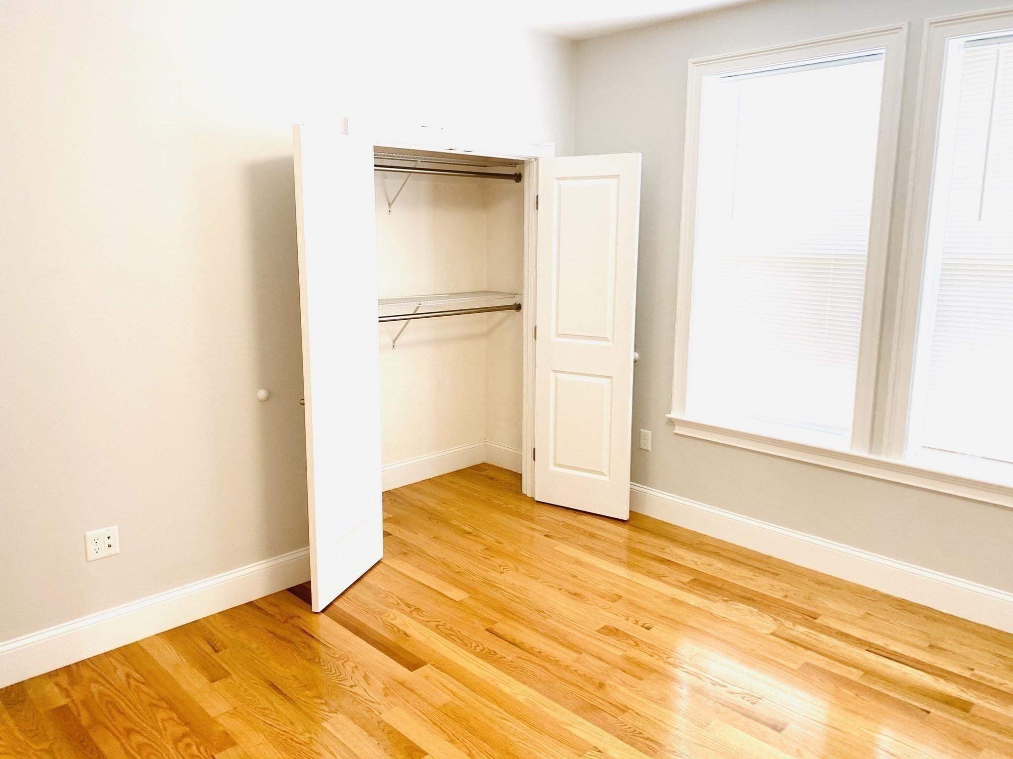 dorchester - #73320164
