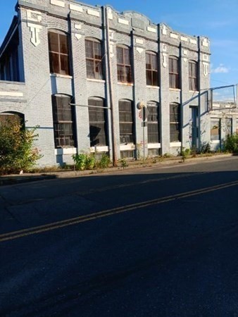 16 Commercial St, Holyoke, MA 01040 - Image 4