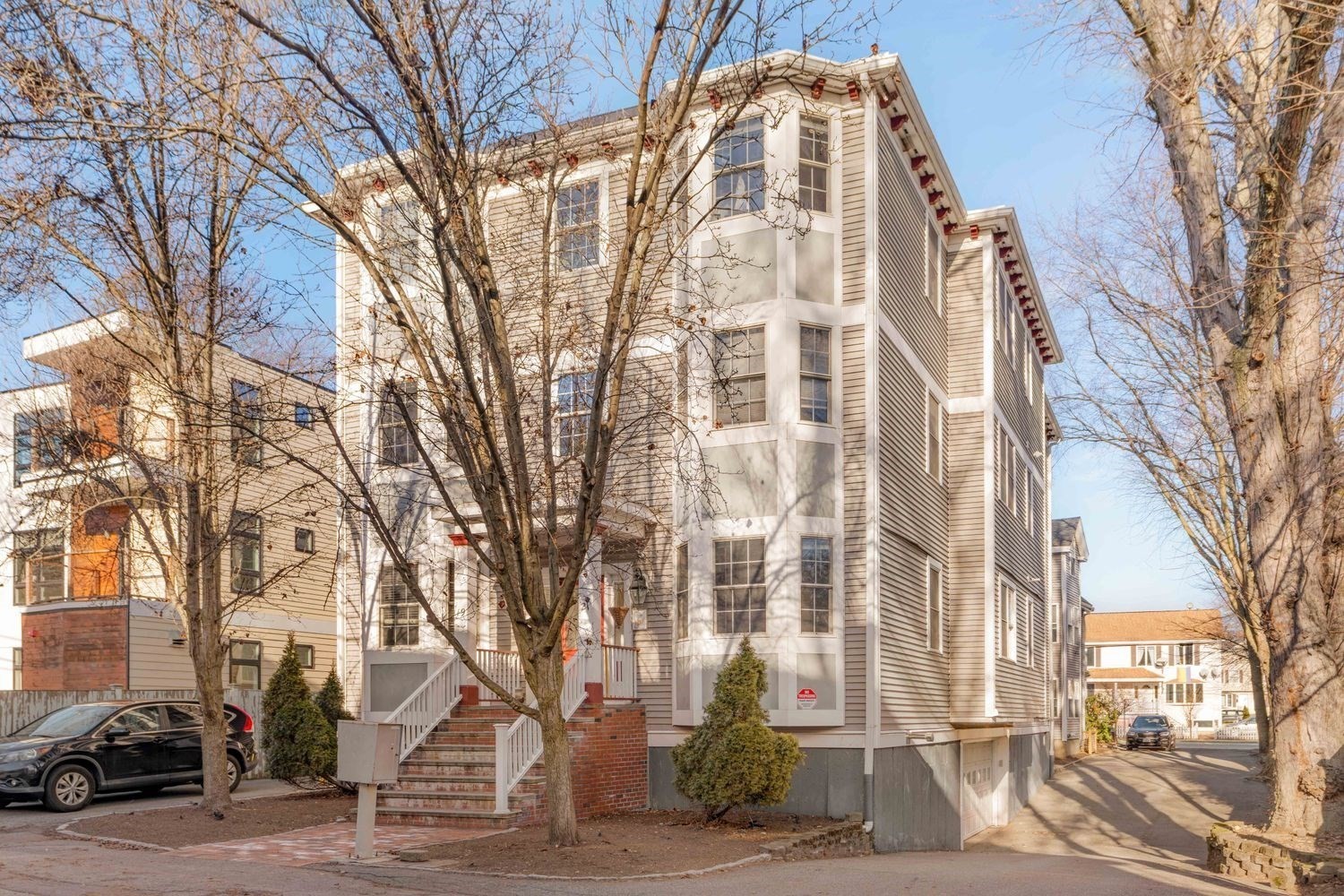 19 Harris Street Unit 2, Cambridge, MA 02138