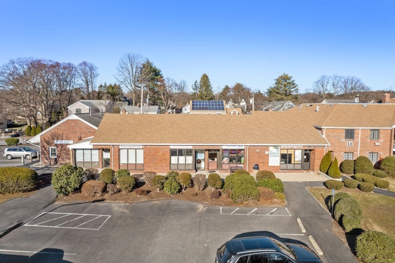 655 Saw Mill Brook Pkwy Unit E, Newton, MA 02459 - Image 2