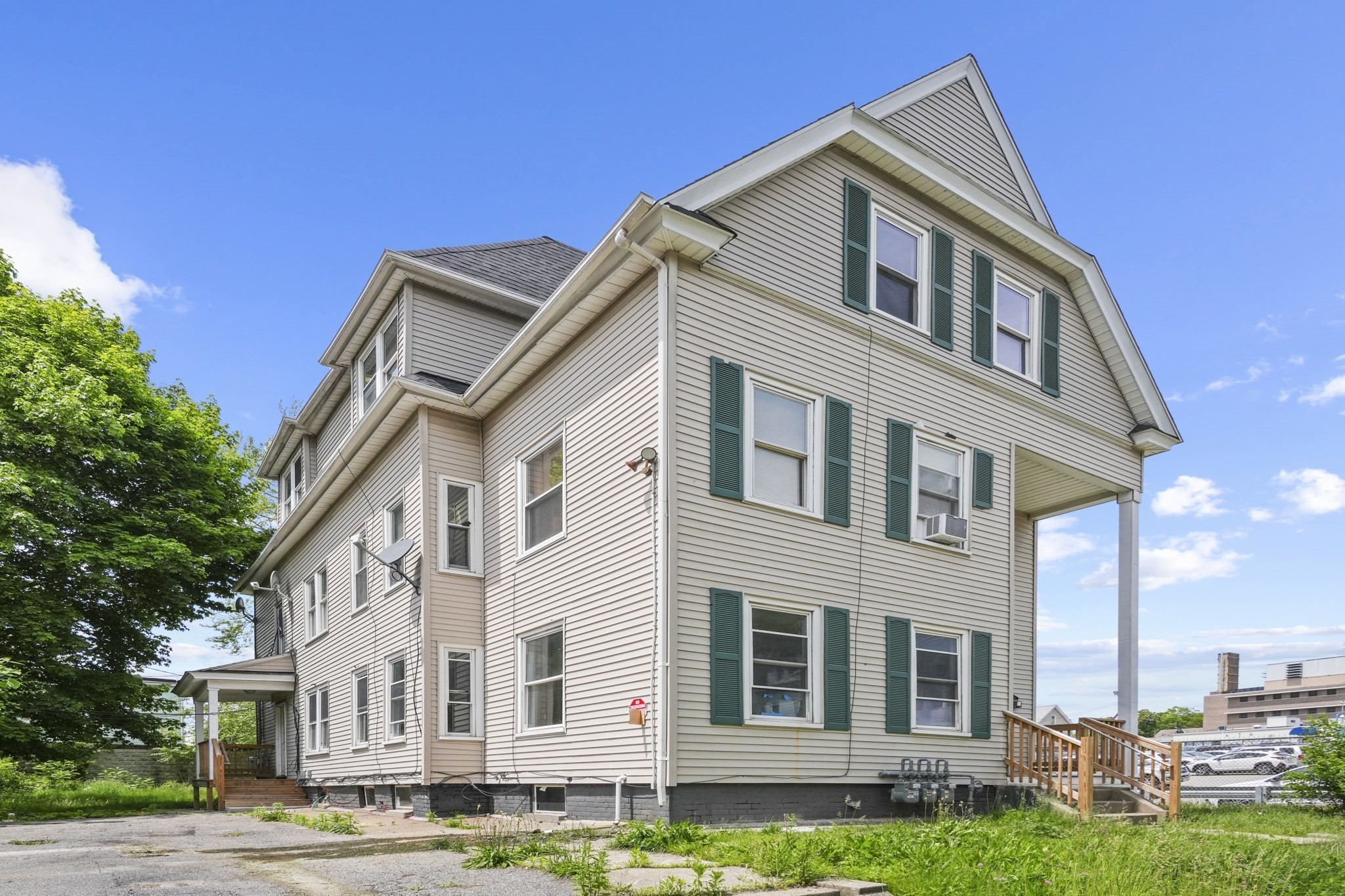 23 Ashton St., Worcester, MA 01605