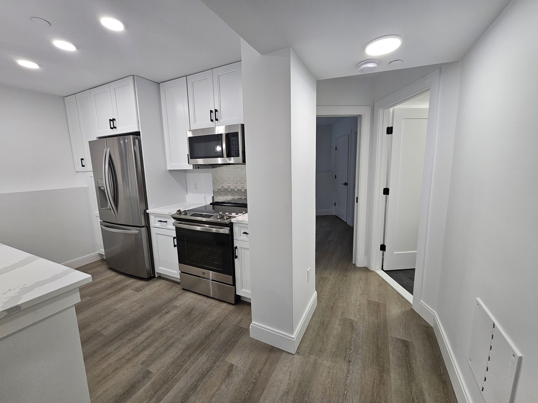 roxbury - #73330294