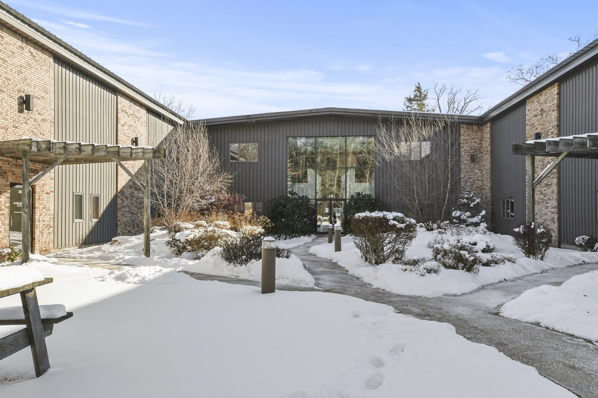 17 Downing Street, Pittsfield, MA 01201