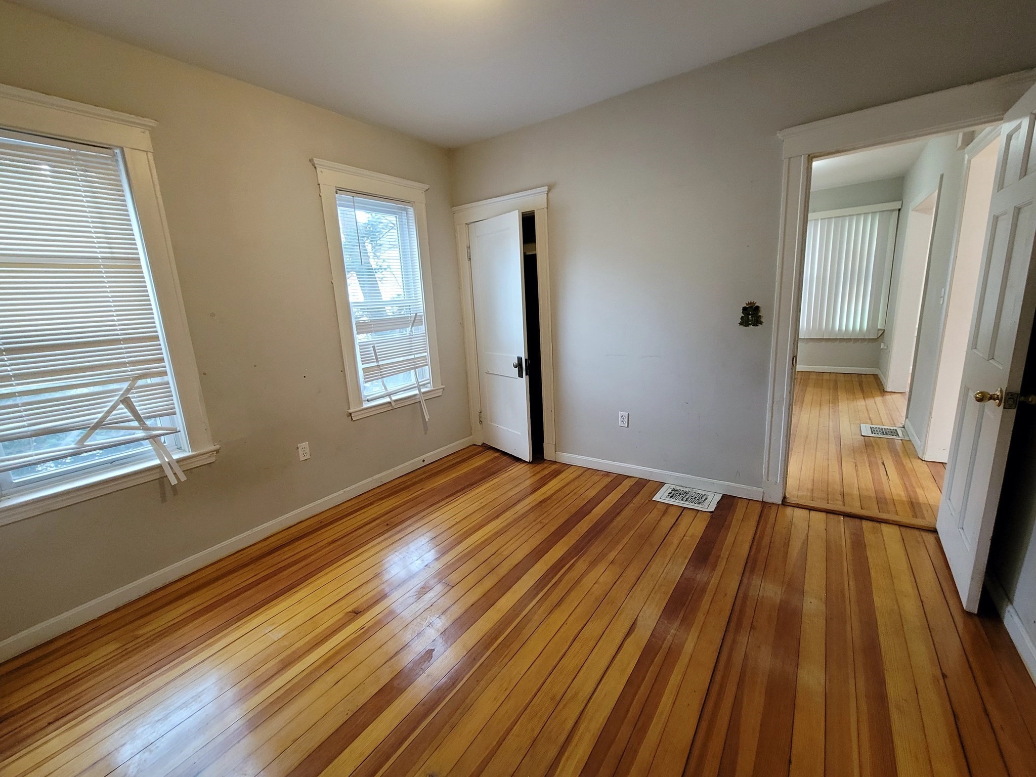 dorchester - #73332338