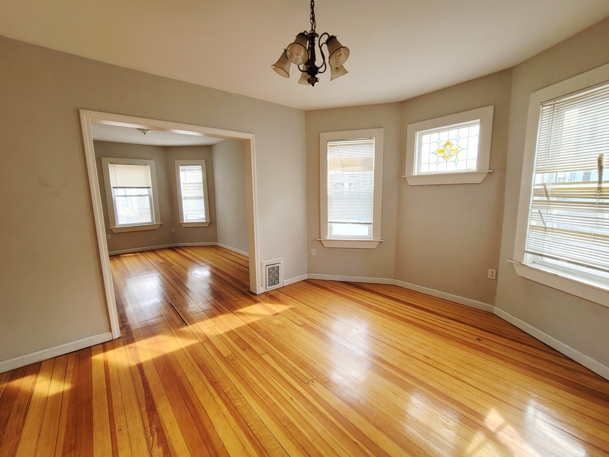 dorchester - #73332338