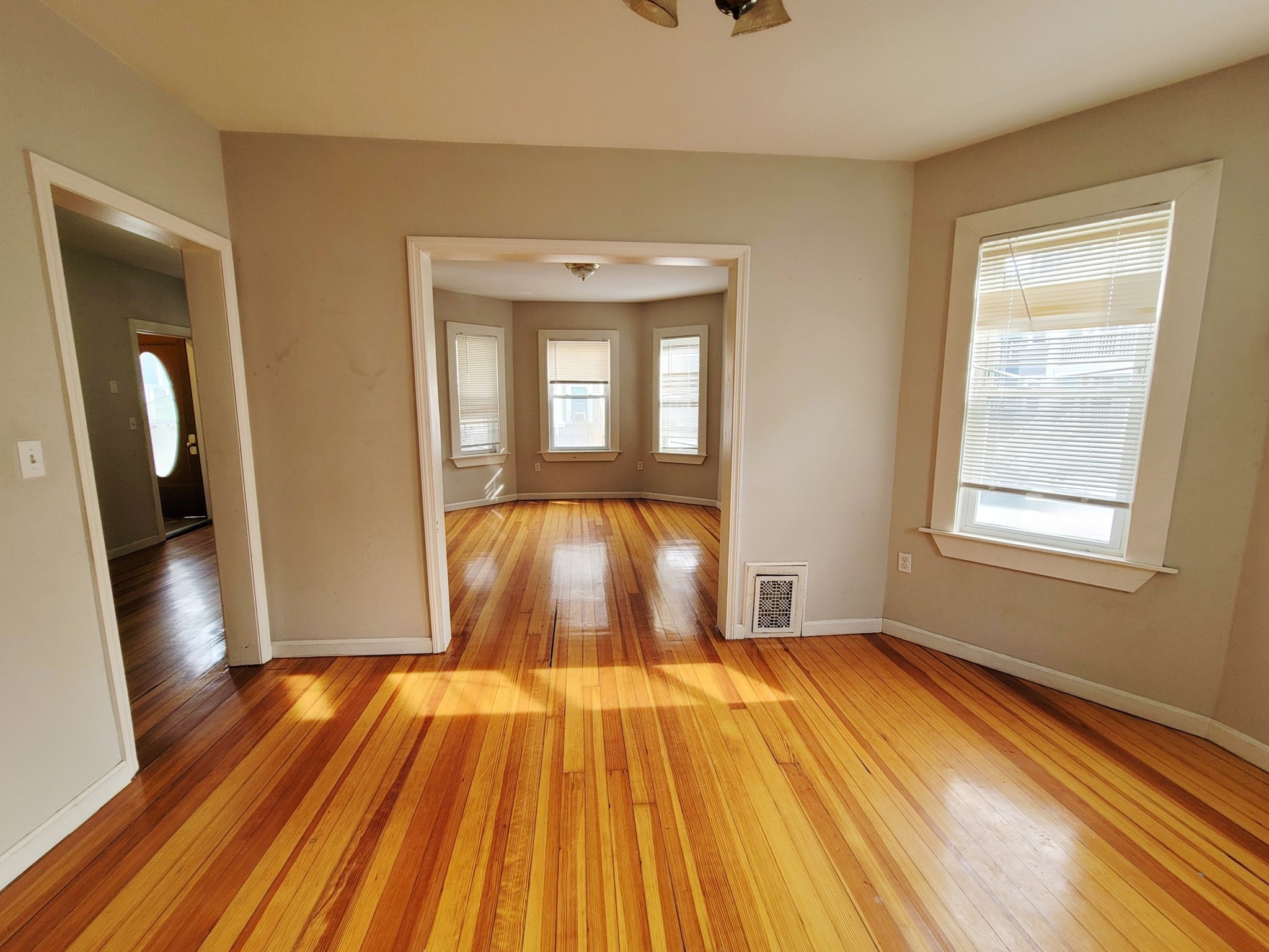 dorchester - #73332338
